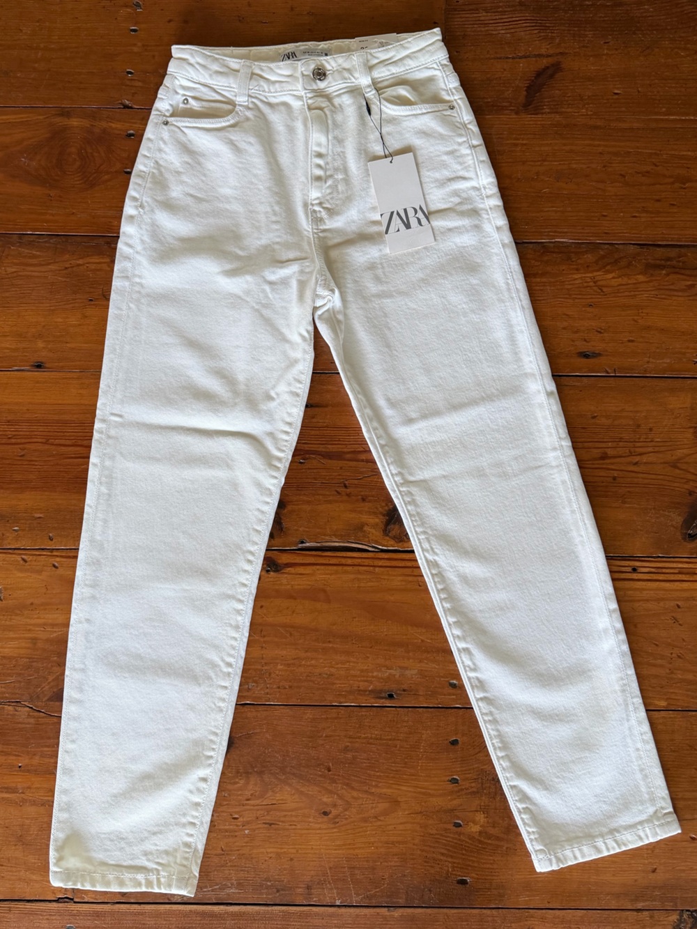 ZARA White High-Rise Mom Jeans